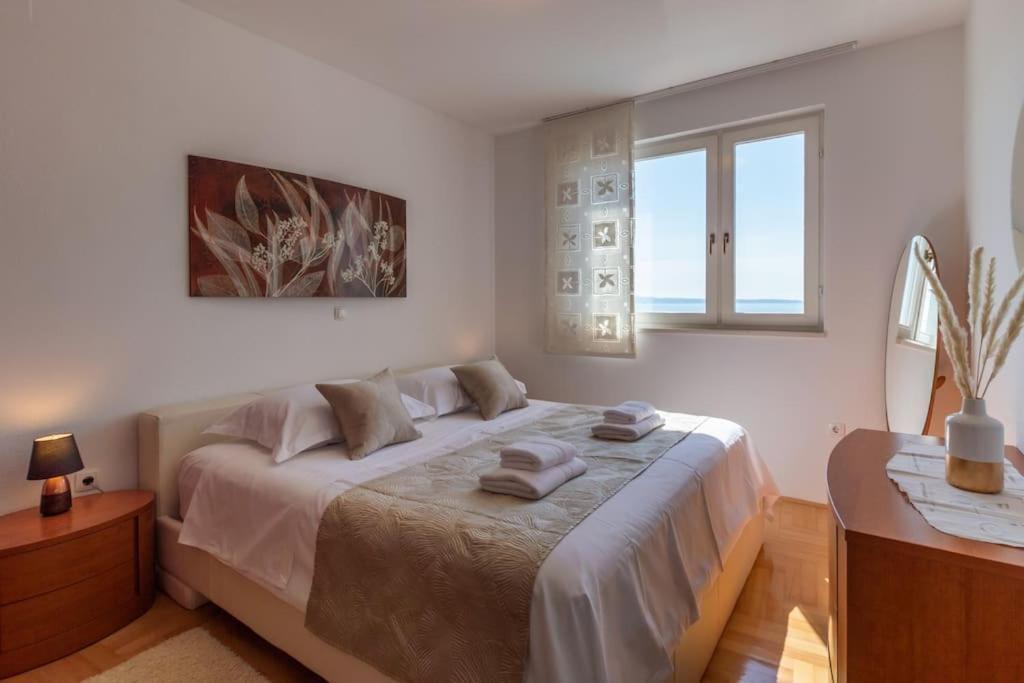 Sea View- Spacious Apartment With Shared Pool Split Eksteriør billede