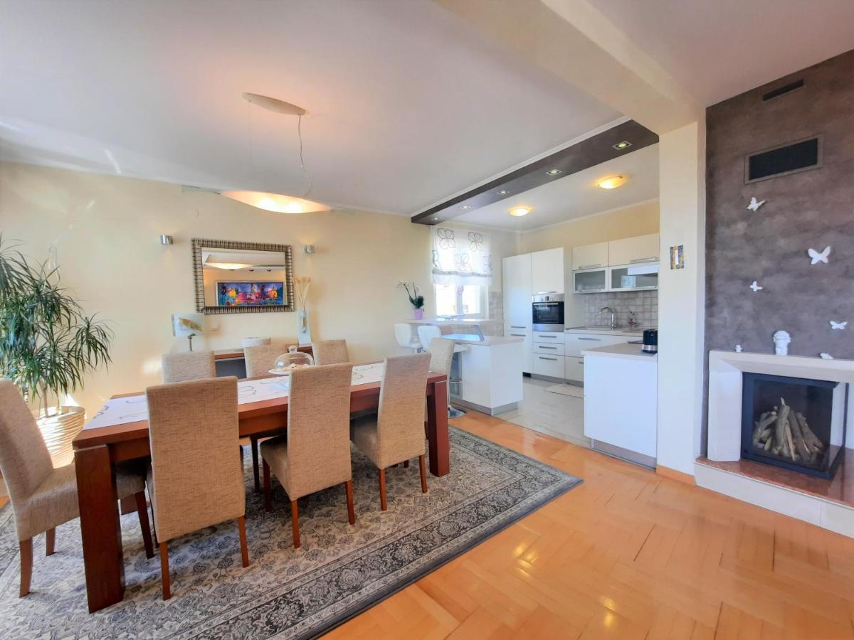 Sea View- Spacious Apartment With Shared Pool Split Eksteriør billede