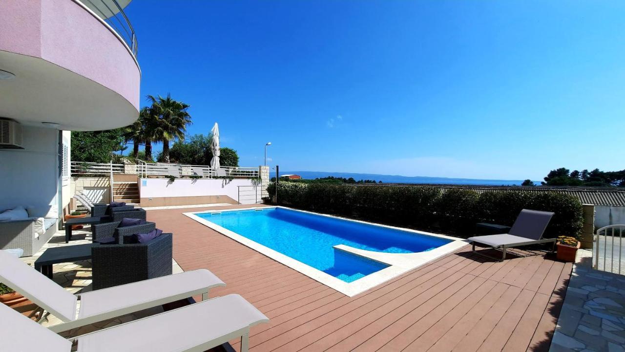 Sea View- Spacious Apartment With Shared Pool Split Eksteriør billede