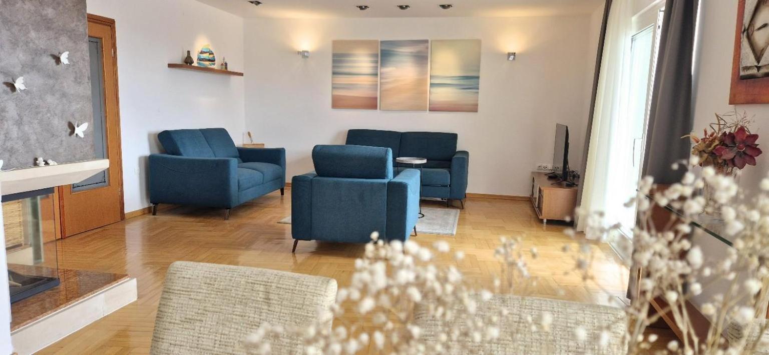 Sea View- Spacious Apartment With Shared Pool Split Eksteriør billede